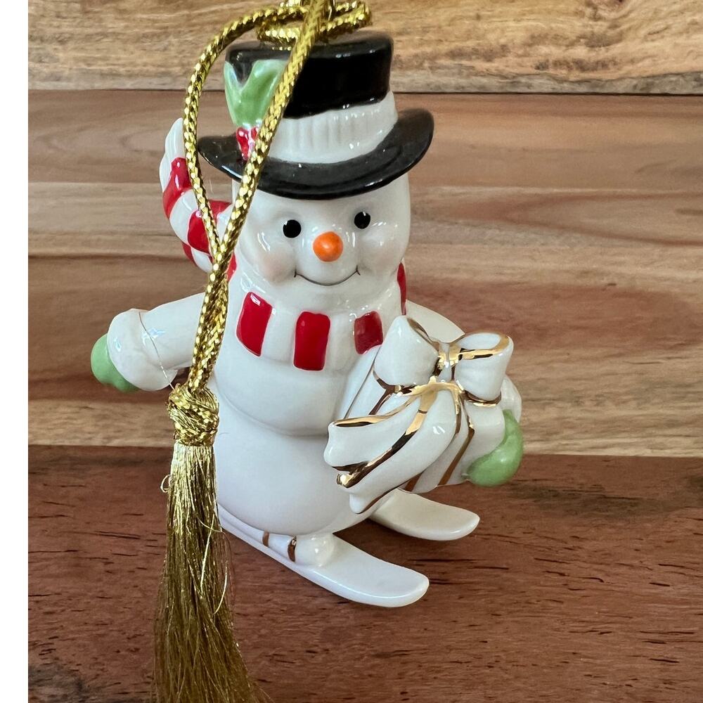 New in box Lenox “Very Merry” Skiing Snowman Porcelain Ornament Christmas Tree